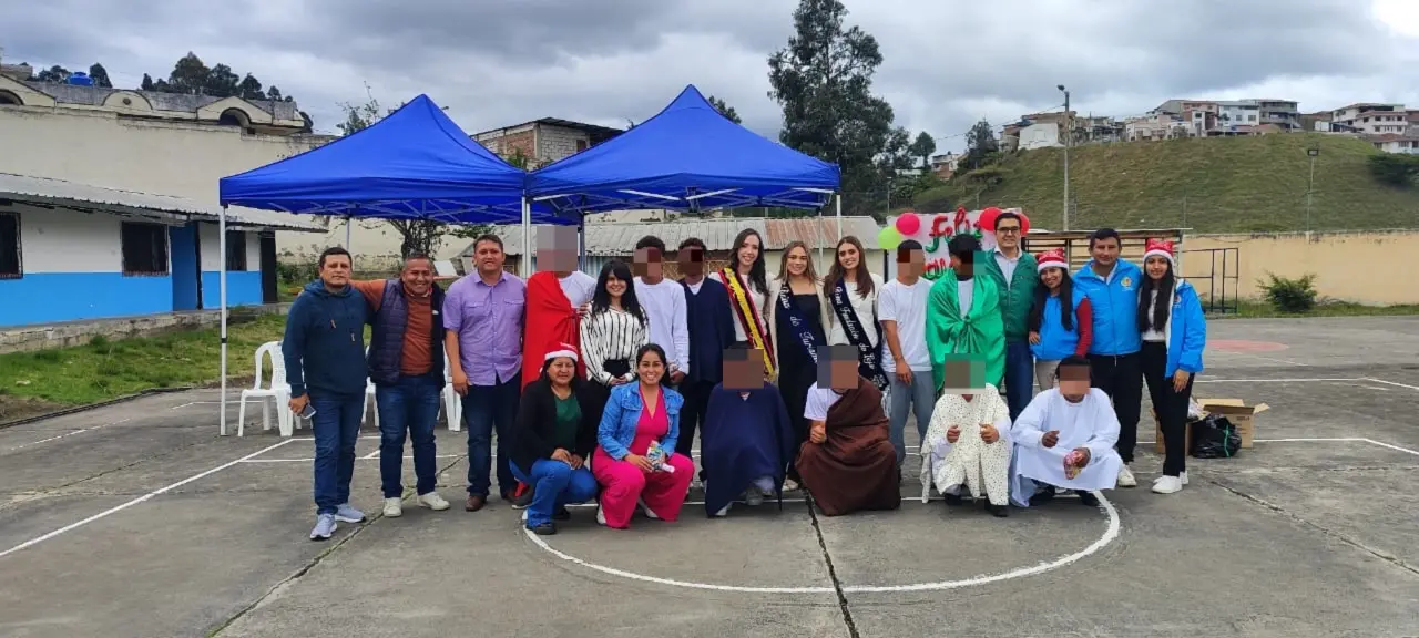 Reinas de Loja en agasajo navideño para los jóvenes del Centro de Adolescentes Infractores de Loja.