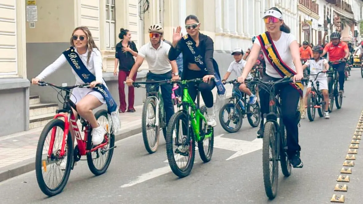 Reinas de Loja en el evento 'Rodada de Altura', en conmemoración al 8 de marzo.