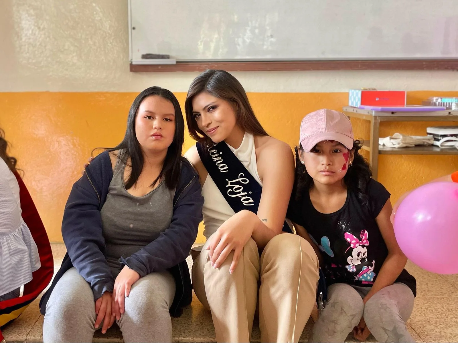 Camila en visita comunitaria